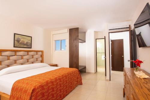 Penthouse dos habitaciones, dos baños, vista al mar - Hotel Costa Club Punta Arena in Puerto Vallarta, Mexico