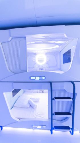 Capsule Deluxe Double Room image 4