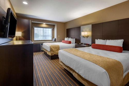Queen Room with Two Queen Beds - Non Smoking