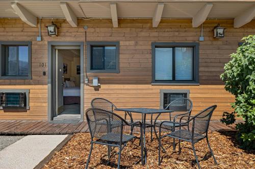 Elk Refuge Inn - image 8