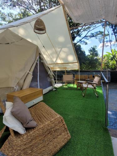 Brookhouse & Glamping 3