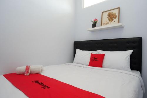 Standard Double Room image 8