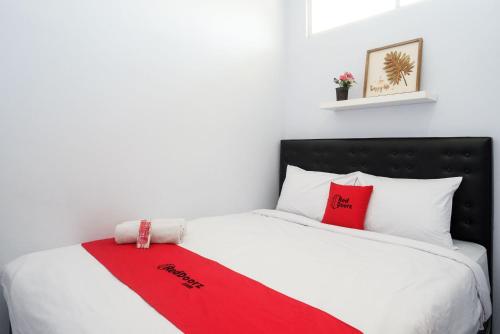 Standard Double Room image 7