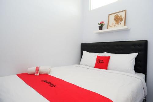 Standard Double Room image 6