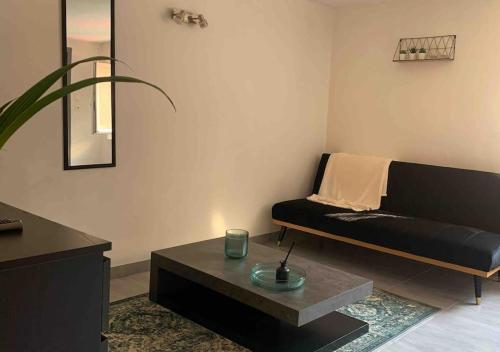 Fully equipped apartment next to the Longchamp