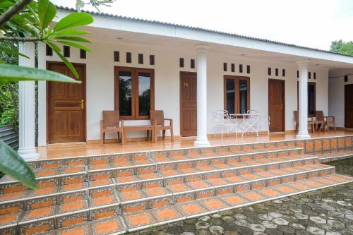 Exterior view, RedDoorz @ Paris Ocean near Parangtritis Beach