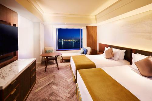 2 twin beds