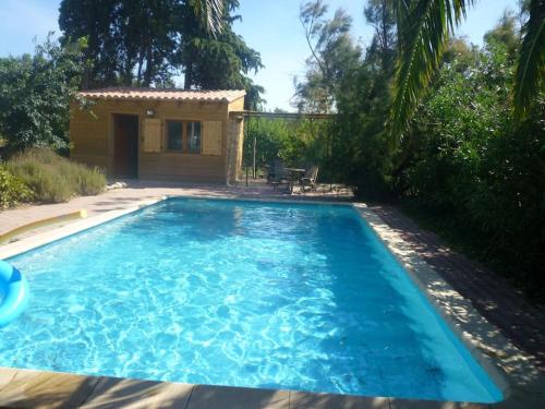 Duplex 130m2 dans un mas entoure de vergers - piscine