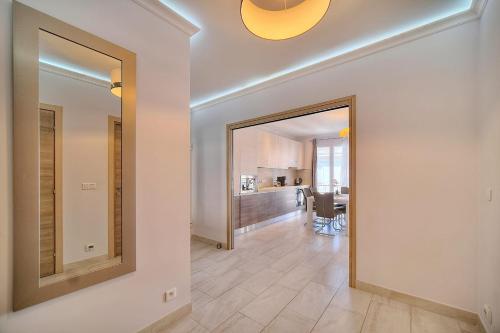 Apartment image 8