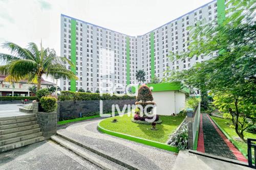 RedLiving Apartemen Green Lake View Ciputat - Mpo Yani Rooms Tower E with Fast Wifi