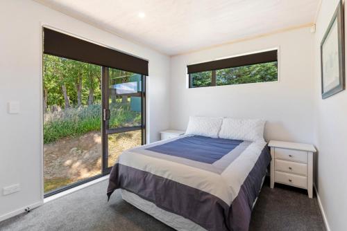 Exterior view, Valley Views - Ohau Holiday Home in Levin