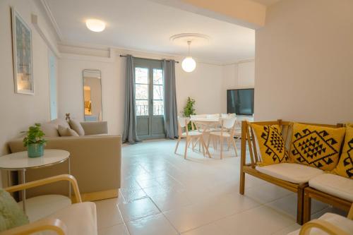 3 bedrooms, 4 beds