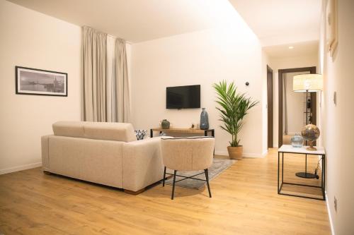 Superior Apartment image 3