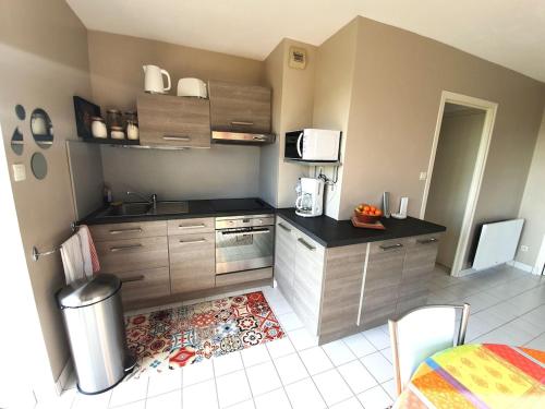 LA MER A VOS PIEDS in 拿伏爾富埃南