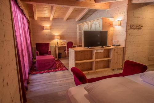 416555020 Hotel Ciasa Salares