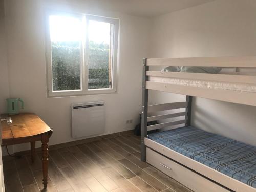 Logement : 2 chambres (5 couchages), salle de bain - Location saisonnière - Pierrefitte-sur-Sauldre