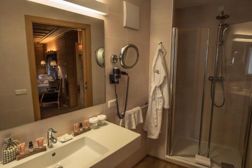416557802 Hotel Ciasa Salares
