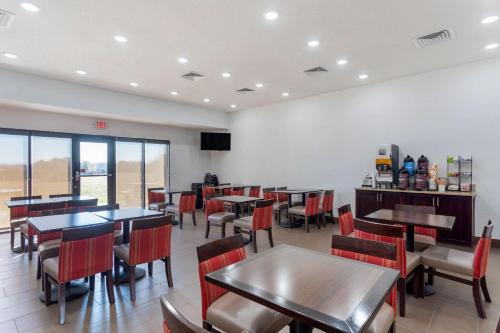 Comfort Inn & Suites Cave City - 식음료(F&B)