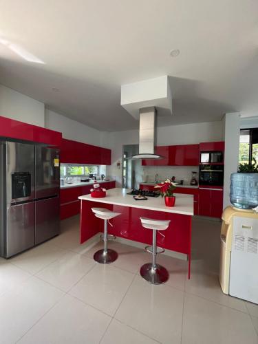 Casa Campestre en Condominio Lagos Del Penon in Girardot