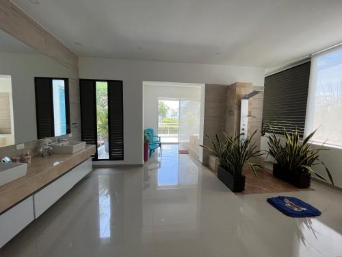 Casa Campestre en Condominio Lagos Del Penon in Girardot