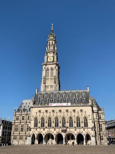 Cerca de lugares turísticos, Au pied du Beffroy in Arras