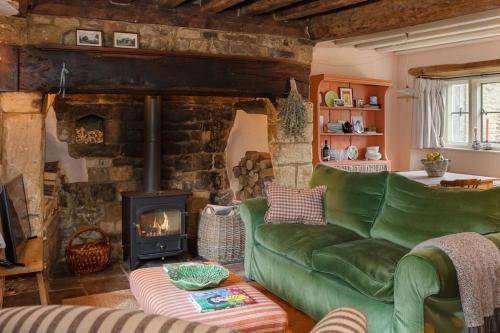 Charming 2BD Cottage in the Heart of Kingham!