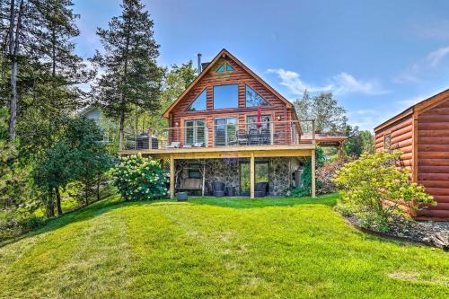 Lakefront Athens Getaway with Game Room and Deck! in Athens, USA