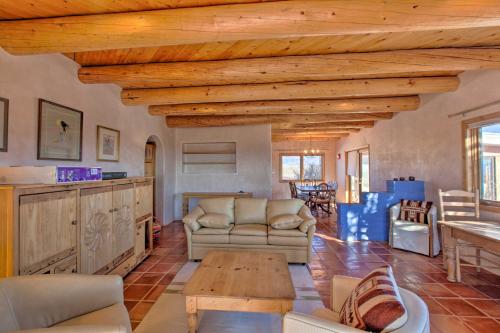 Southwest Home with 360-Degree Mtn View, Ski Nearby! in Arroyo Seco