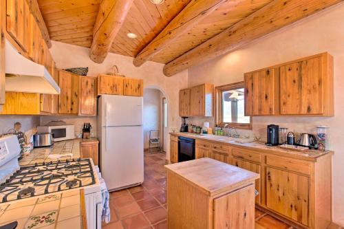 Southwest Home with 360-Degree Mtn View, Ski Nearby! in Arroyo Seco