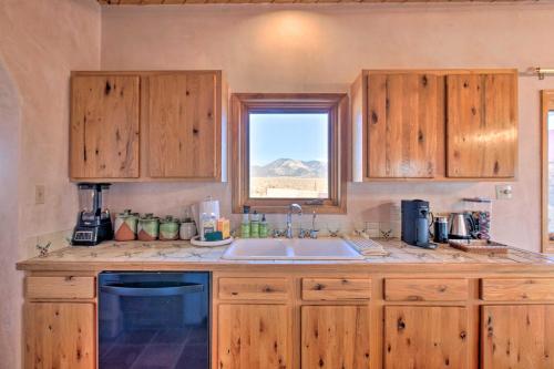 Southwest Home with 360-Degree Mtn View, Ski Nearby! in Arroyo Seco
