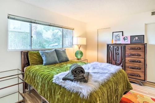 Mtn-View Balcony + Pool Access: Palm Springs Gem - Tap to explore photos