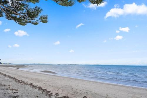 Amazing Home By Beach - Fully Aircon-ed - Wifi, Auckland (foto 6)