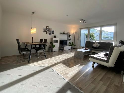 3 Zimmer Apartment in S-Bahn Nähe, 76 qm, max 5 Pers, 30qm Dachterasse, Garage, Internet 1000 MBit (3 Zimmer Apartment in S-Bahn Nahe, 76 qm, max 5 Pers, 30qm Dachterasse, Garage, Internet 1000 MBit) in Gartringen