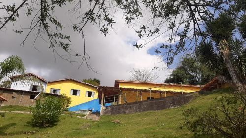 Pousada Natalia Canella in มอกี้ ดาส ครูเซส