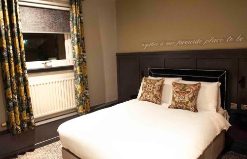 The Coachman Hotel - image 2
