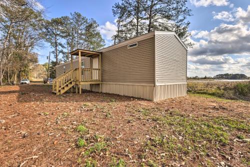 Lakefront Wetumpka Escape with Furnished Deck!