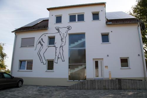 入口, Gästehaus und Fewo Lamm Garni (Gastehaus und Fewo Lamm Garni) in 布勞博伊倫