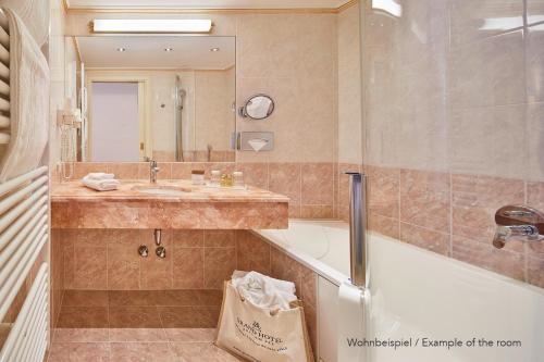 Grand Hotel Zell am See - image 2