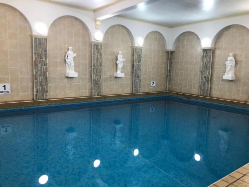 Chatsworth House Hotel - image 14
