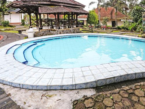 Swimming pool, OYO 92088 171 Inn near Cimory Mountain View