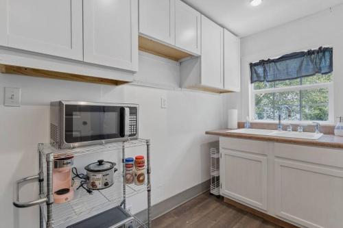 4 BR Single Story w/Studio Unit_Grill_Near beach in Long Beach, USA