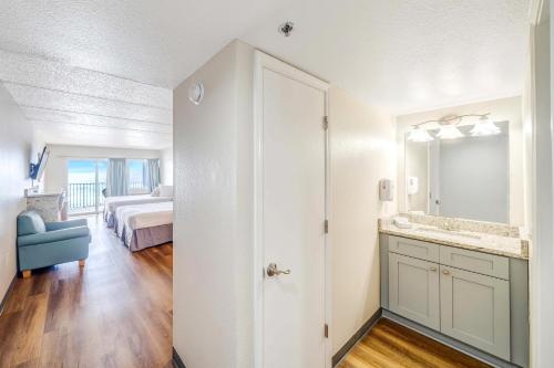 Sugar Sands Inn & Suites Panama City Beach - image 9