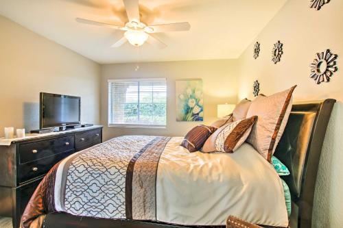 Modern Palm Springs Condo with Pool and Hot Tub Access! - image 30