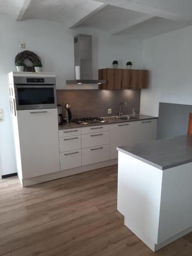 Vroeleneind in Verspreide huizen