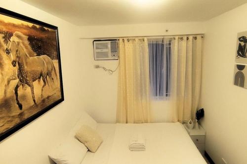 Guestroom, Brand New 1BR Condo, Free Pool, WiFi & Netflix near Garden by the Bay Floating Seafoods Restaurant