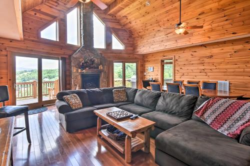 Fleetwood Cabin with Hot Tub Near Blue Ridge Pkwy! - main image