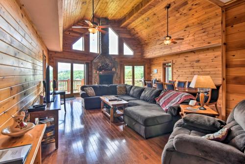 Fleetwood Cabin with Hot Tub Near Blue Ridge Pkwy! - image 14