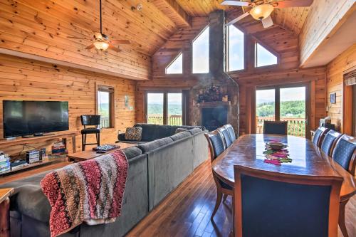 Fleetwood Cabin with Hot Tub Near Blue Ridge Pkwy! - image 9