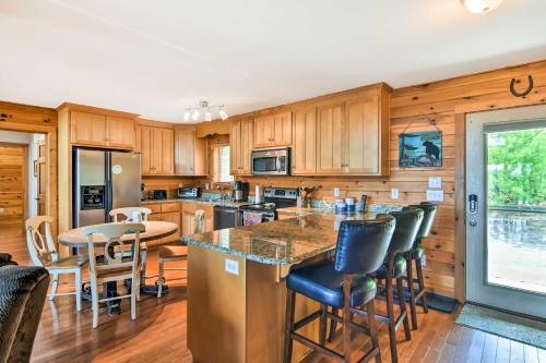 Fleetwood Cabin with Hot Tub Near Blue Ridge Pkwy! - image 13