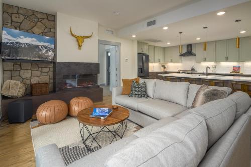 New Luxury Condo 1208 With Hot Tub, AC & Great Views - 500 Dollars Of FREE Activities & Equipment Rentals Daily